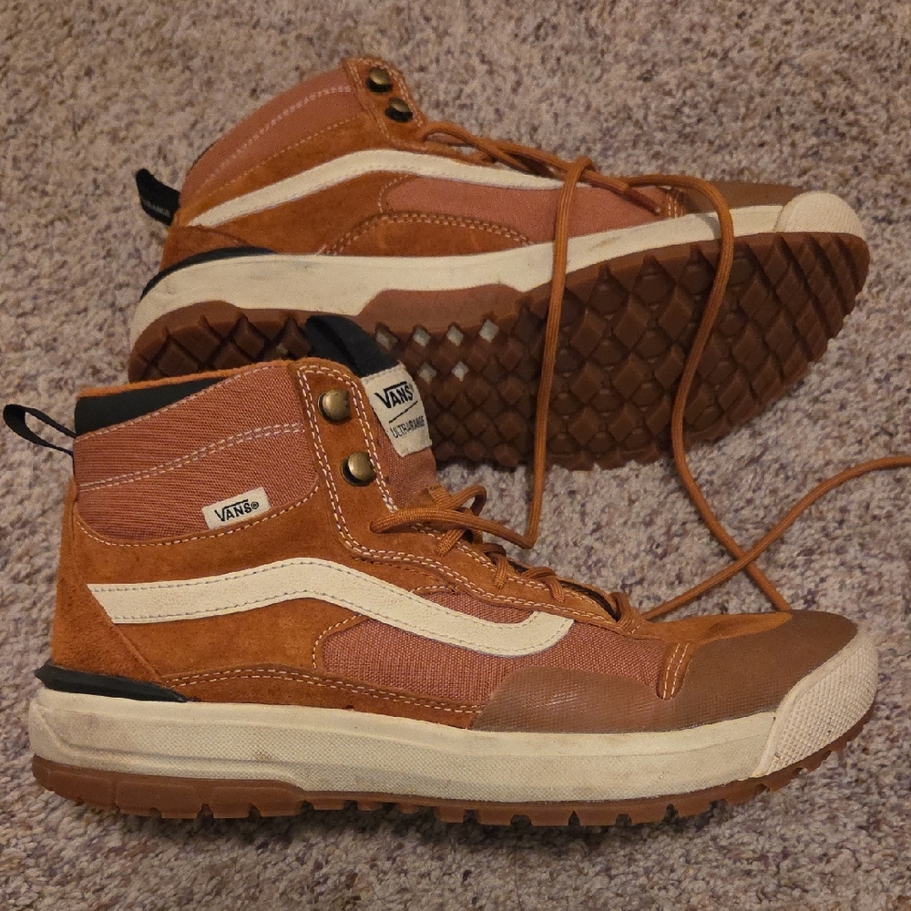 Vans Men's Tan and Cream Ultrarange Sneakers